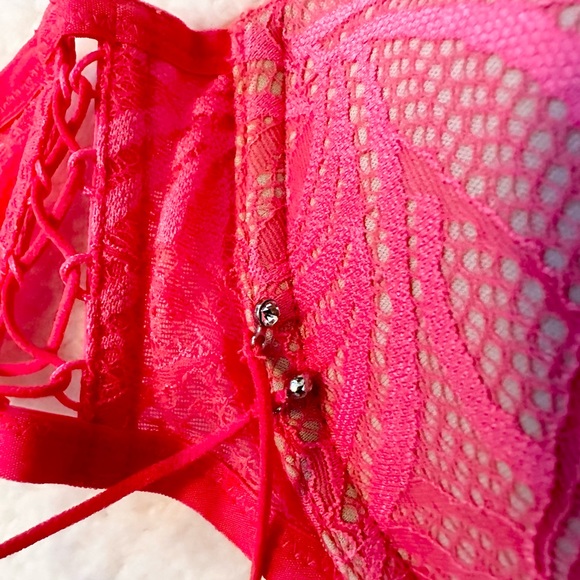 Victoria Secret Valentines Day Bomebshell Bra - Picture 3 of 5